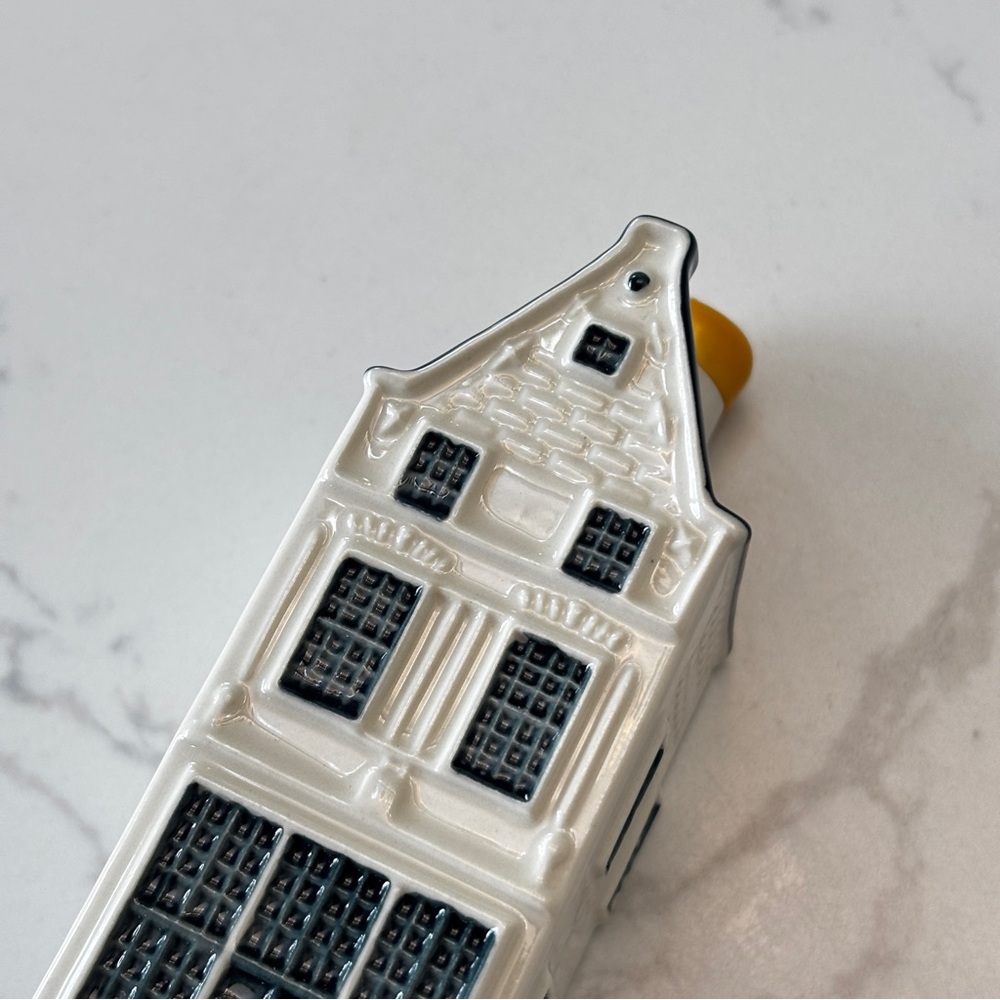KLM #8 Blue Delft House by BOLS - Picture 6 of 7